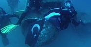 Deniz altında Türk bayrağı açtılar