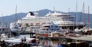 Dev gemi rotasını Marmaris'e çevirdi