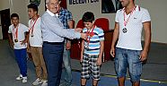 Elmalı güreşlerinde başarılı olanlara altın