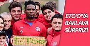 Eto'o'ya baklava sürprizi