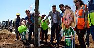 Expo ünlüler ormanına ilk fidanı Ceceli dikti