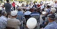 Genç, Bademağacında esnafla buluştu
