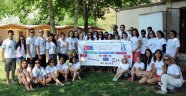Gençler Antalya’da demokrasiyi tartışıyor