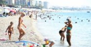 Güneşli hava denize döktü