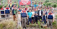 Jandarma ve öğrenciler fidan dikti