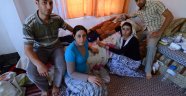Kanserli kardeşleriyle hayatta tutunuyor
