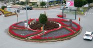 Kavşaklar gelin gibi süsledi