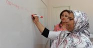 Kayınvalide desteği ile okuma yazma öğrendi