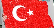 Kiraz çekirdeği tabloları süsledi