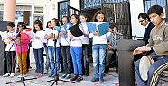 Köy çocukları korosu konser verdi