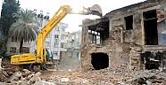 Metruk binalar yıkılıyor