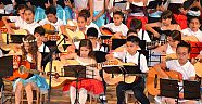 Minik öğrencilerden konser