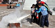 Miniklere yangın tatbikatı