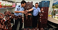 Muratpaşa’da kokmuş sucuk operasyonu