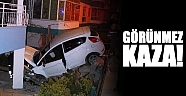 Otomobil apartman bahçesine daldı: 3 yaralı