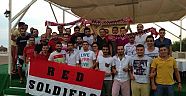 Redsoldiers tribün gönüllüleri bir arada