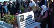 Şehit düşen yeğeniyle yan yana