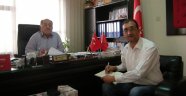 Siyasi partilere eşit mesafedeyiz