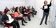Tarih araştırmacıları Osmanlıca öğreniyor