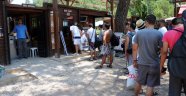 Tatilcilerin plaja giriş ücreti tepkisi