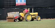 Tekirovaspor sahası  çimlerini bakıma aldı 
