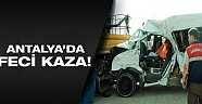 Tur minibüsü kaza yaptı: 8 yaralı
