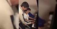 Türel, oyunu kullanıp  çocuklarıyla evde piyano çaldı(Videolu)