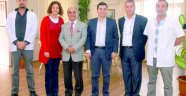 Tütüncü'den öğretmenine vefa