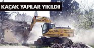 Vakıf arazisi üzerindeki kaçak binalar yıkıldı