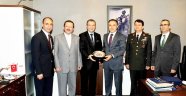 Vali Altıparmak veda ziyaretlerini sürdürüyor