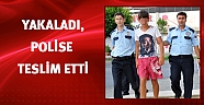 Yakaladığı hırsızı polise teslim etti