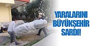 Evi yanan aileyi Büyükşehir yalnız bırakmadı