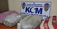Yastıklarından 3 kilo esrar çıktı