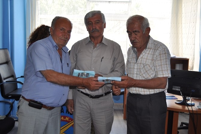 THK, muhtarlara fitre zarfları dağıtımını tamamladı