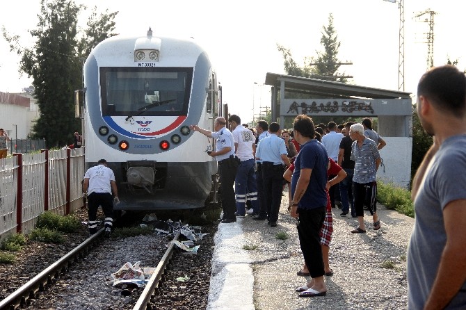 Trenin önüne atlayan genç yaşamını yitirdi
