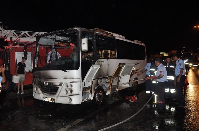 Turist taşıyan otobüs yandı. Turistler son anda kurtuldu