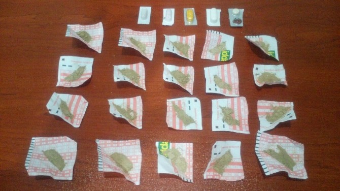 Turistlere uyuşturucu satan kişi yakalandı