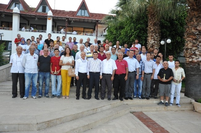 Tütüncü'den şampiyonlara kupa