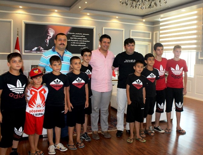 Uaü, Azerbaycanlı öğrencileri ağırladı