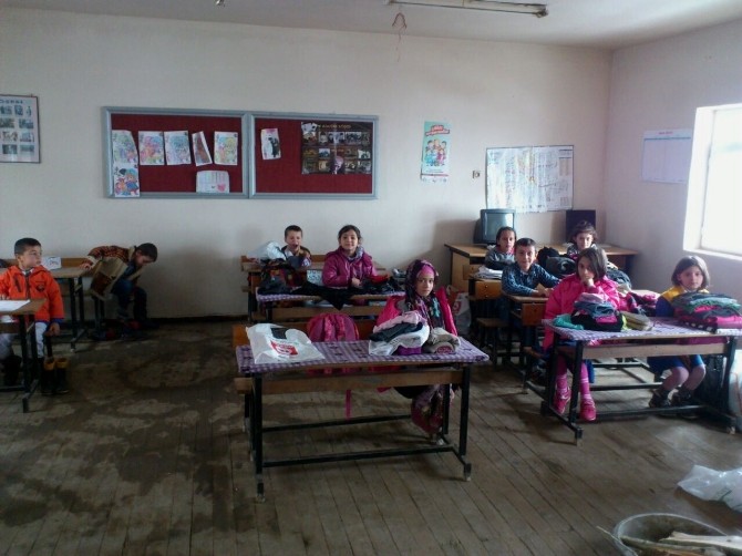 UAÜ’den Kozluklu çocuklara yardım