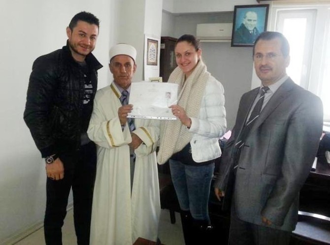 Ukraynalı İryna İslam'ı seçti 