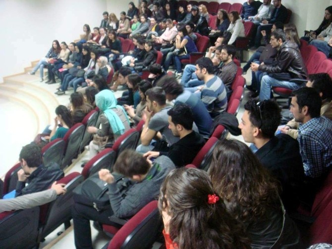 Üniversite öğrencilerine “Etkili özgeçmiş hazırlama ve milakat teknikleri” semineri