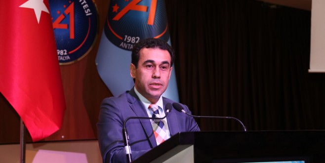 Üniversitede beceri geliştirme konferansı
