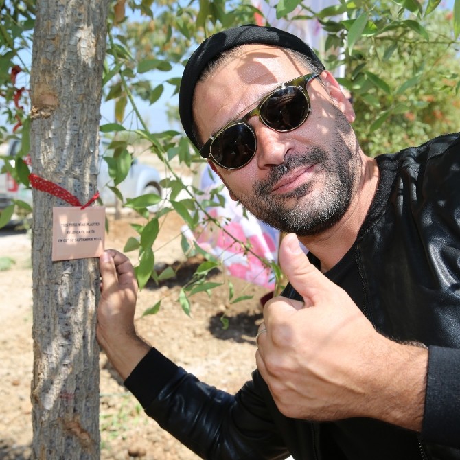 Ünlü Dj Davis, EXPO Alanına ‘Mercan’ Ağacı Dikti