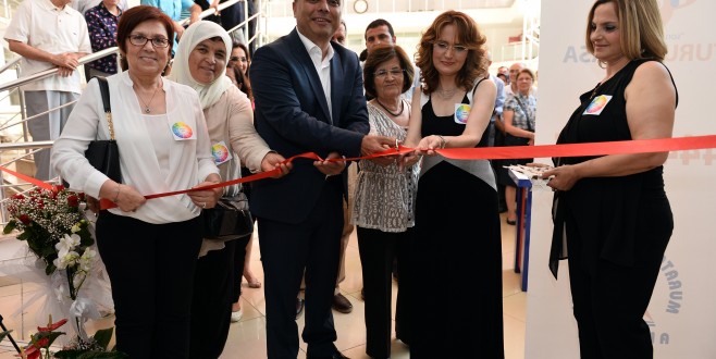 Uysal’dan Renklerin Dünyası’na tam not