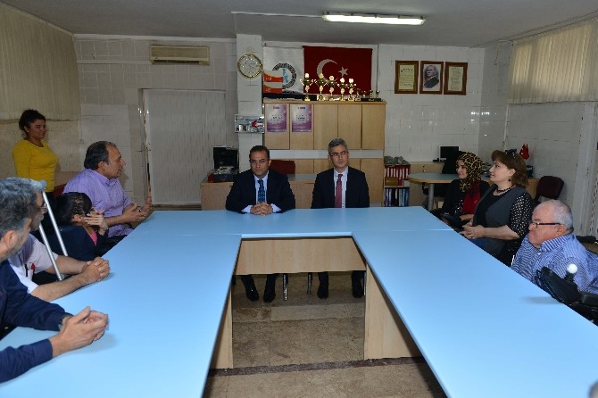 Vali Türker Engellileri ziyaret etti