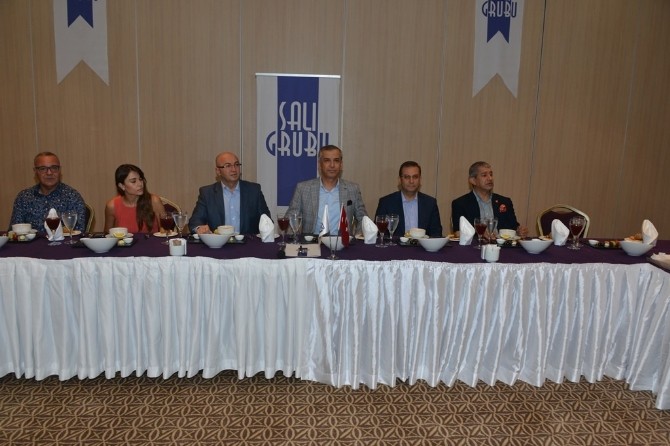 Vali Türker Salı Grubu işadamlarıyla iftarda buluştu