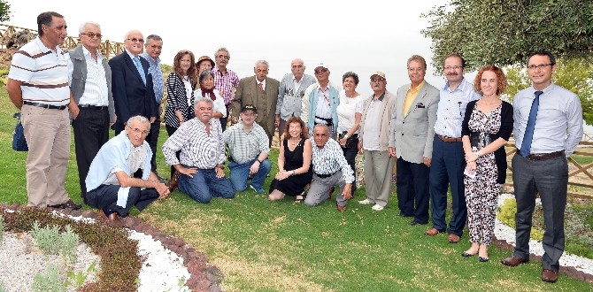 Yabancı akademisyenler yaşlı evini ziyaret etti