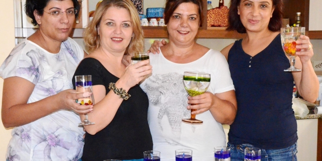 Yarasını sanatla sarıyor