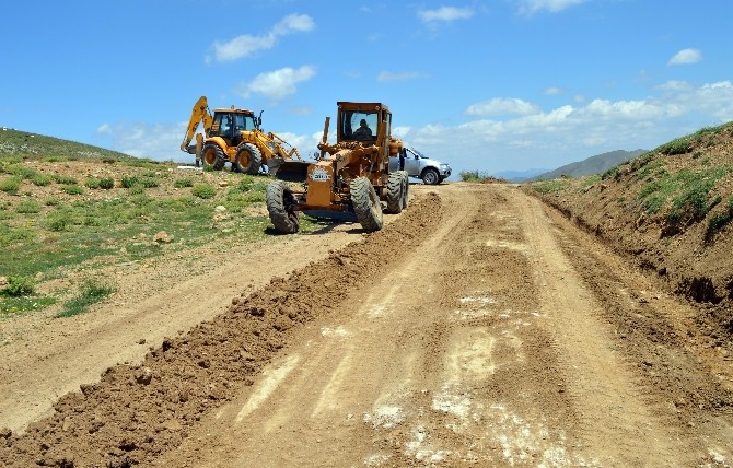 Yayla yollarında bakım çalışmaları başladı
